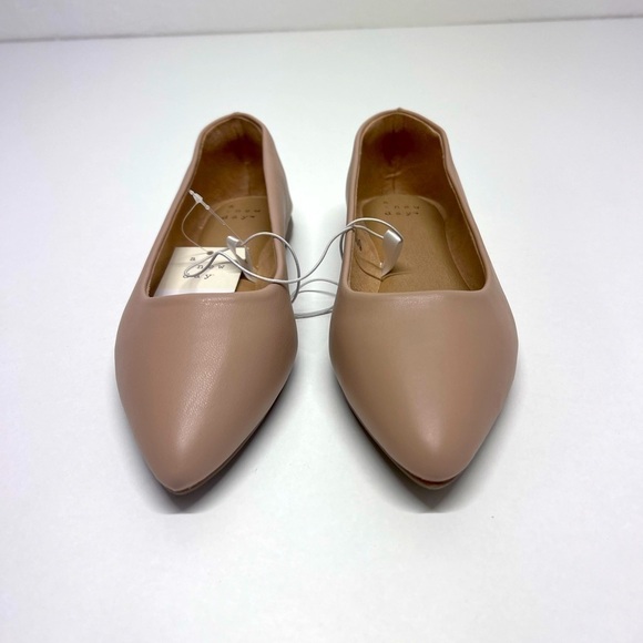 𝅺WOMEN'S Corinna Wide Width Pointed Toe Ballet Flats - A New Day - Picture 3 of 6